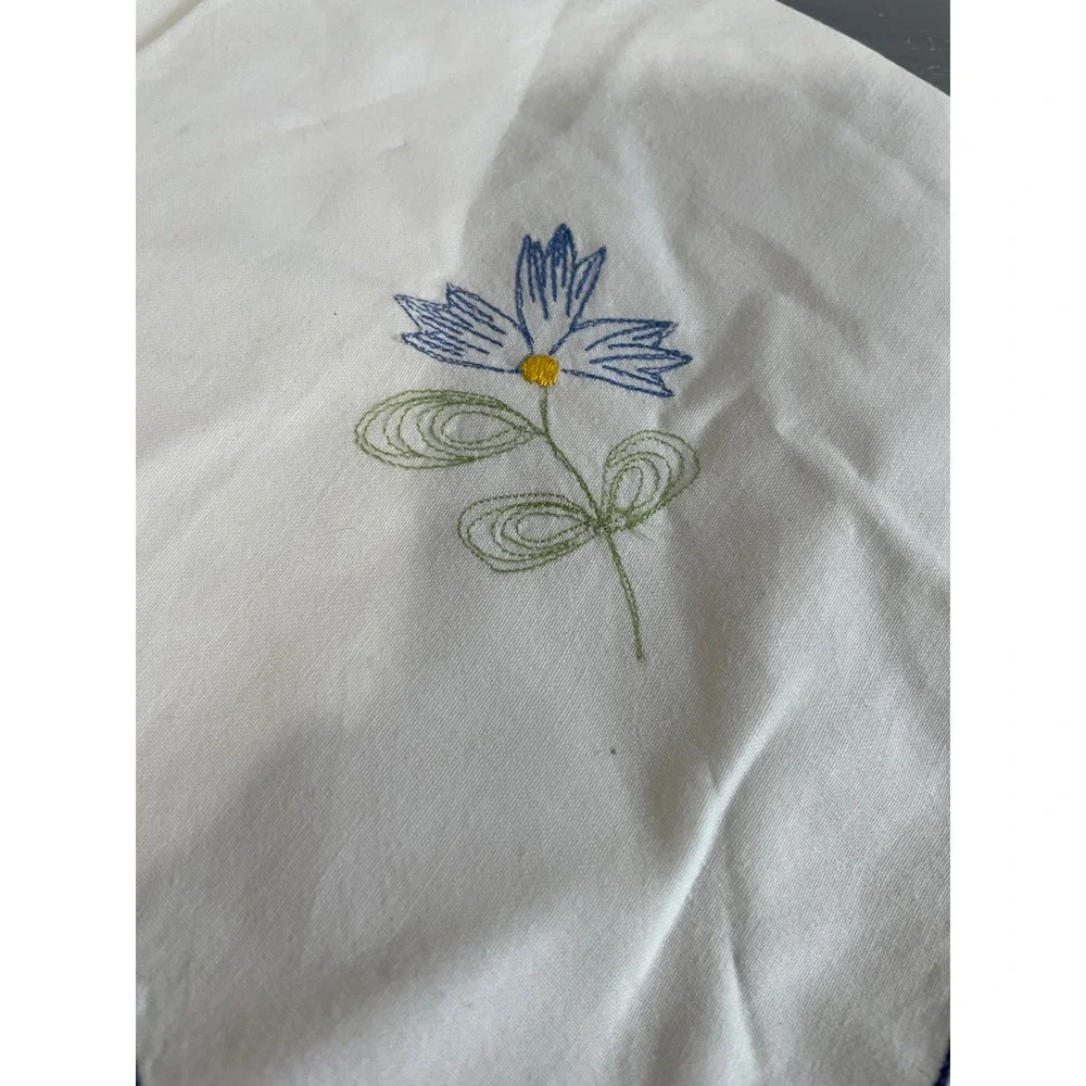 Vintage White Cloth Napkins Set of 3 Blue Floral Embroidery Scalloped Edge 16x17